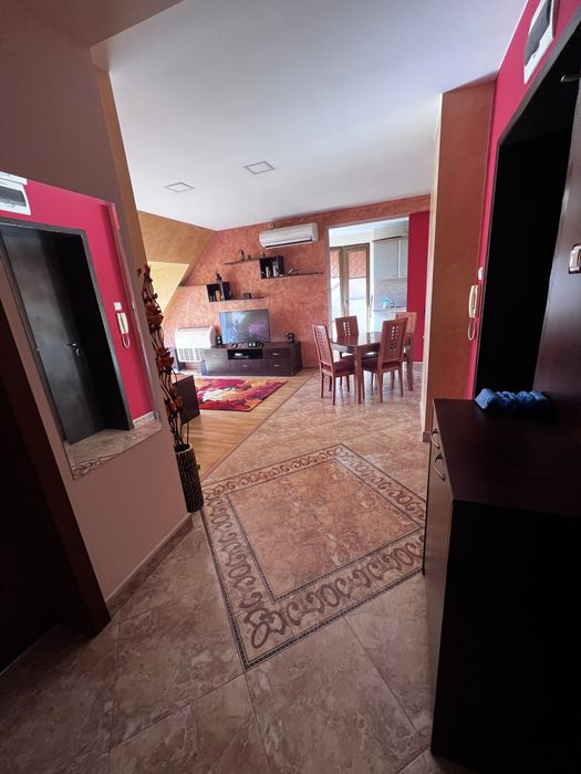 Дава се под наем Тристаен апартамент в Благоевград, Вароша - 92 кв.м за 598.23 € - Снимка #2