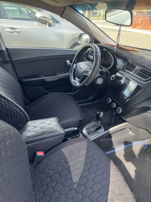 KIA RIO 2015г. 1.6л Автомат