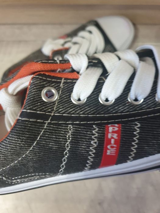 Продам новые кеды