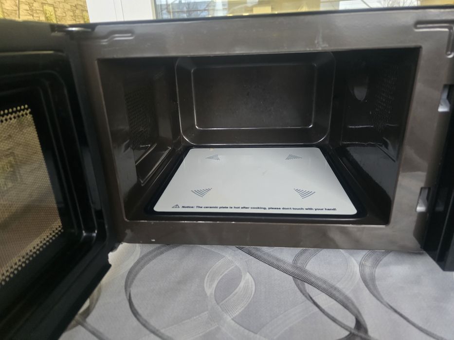 Микроволновка Hansa