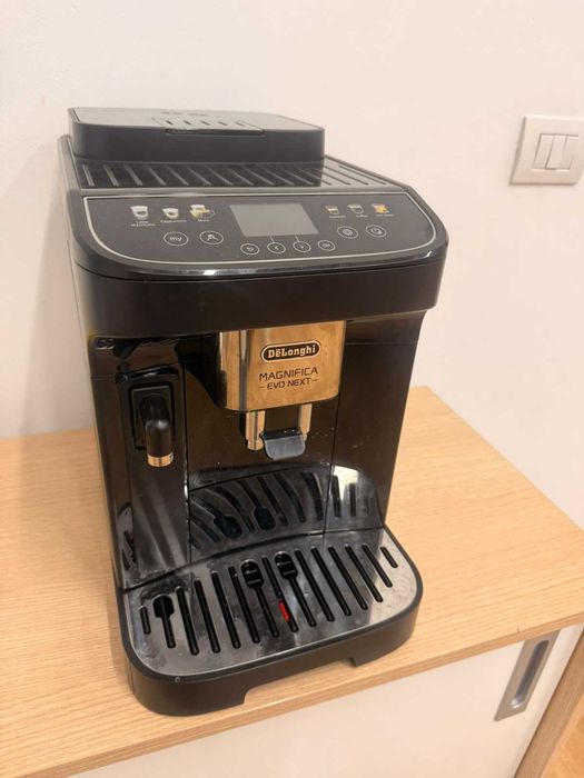 Продаётся кофемашина DeLonghi ECAM 310.60.B