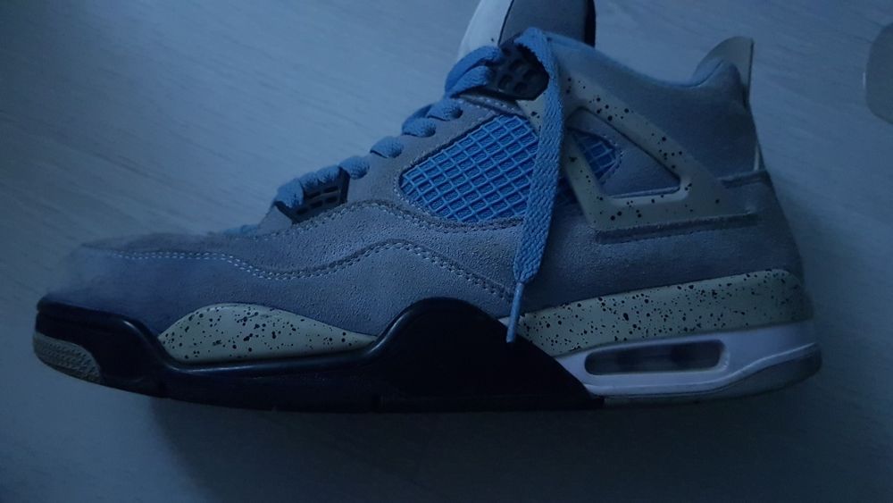 Jordan 4 university blue