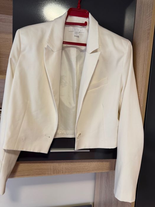 Дамско късо сако