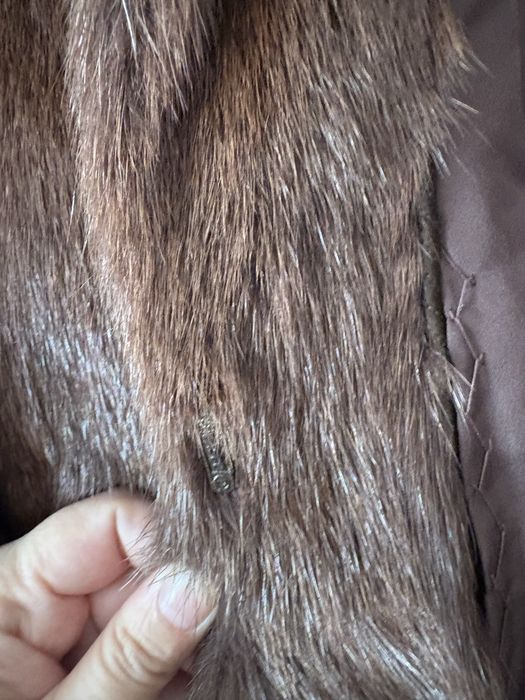 Haina de blana de nurca, noua fara eticheta, nepurtata.