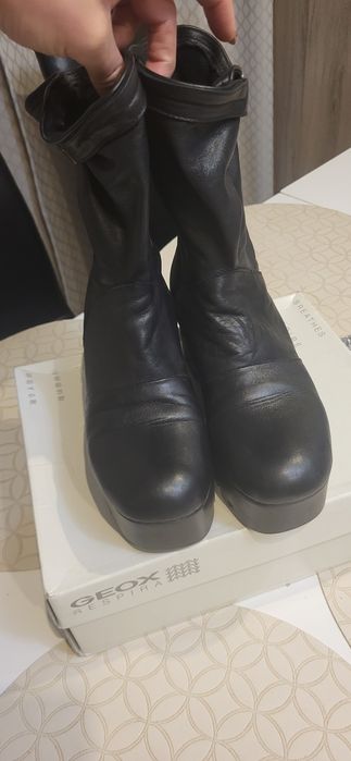 Боти на платформа естествена кожа