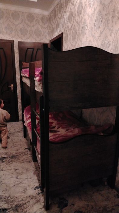 2 etaj kravat sotiladi aybi yoq Joy yoqligi uchun sotvomiz