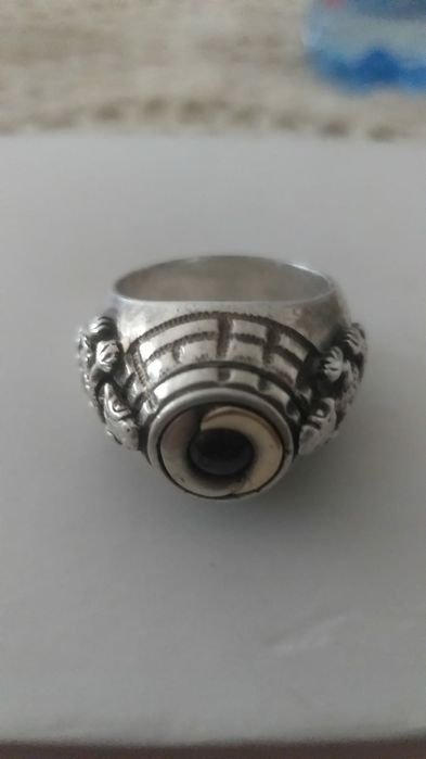 Vand gchiul din argin cu aur in montura si Rubin 24g