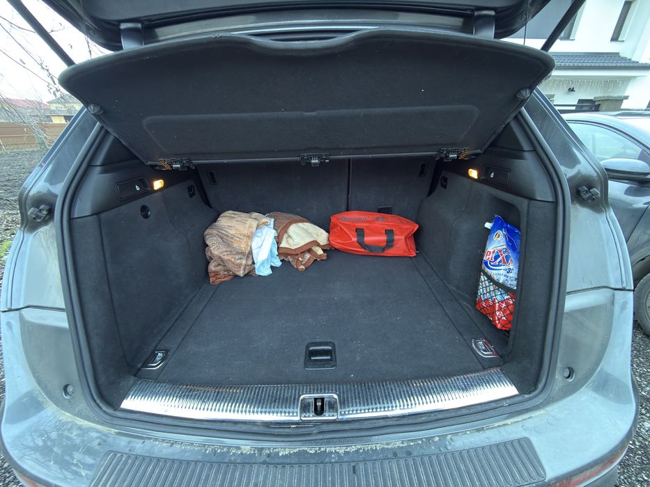 Vand Audi Q5 S-line model 2012 - 2.0 Benzina 211 CP ~180000 km