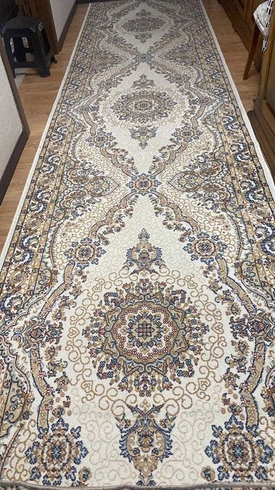 Продам ковер и дорожки