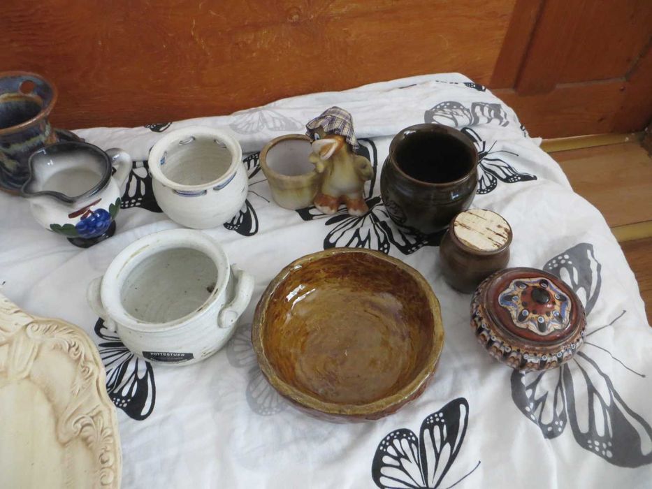 Керамично плато и съдове за декорация