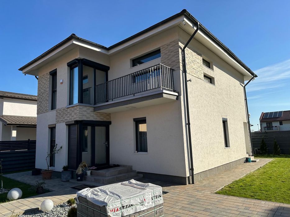 Proprietar vand casa in Stupini