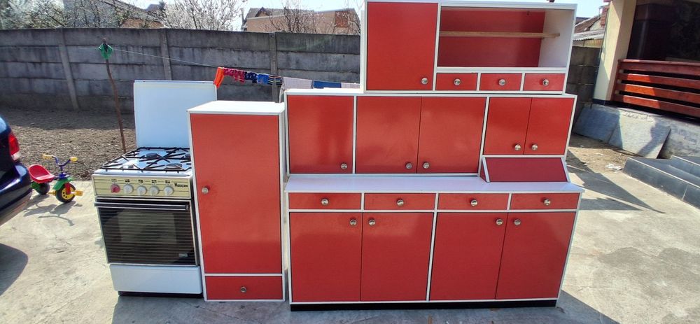 Mobila de bucatarie si.aragaz