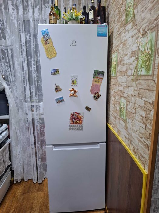 Продается холодильник INDESIT