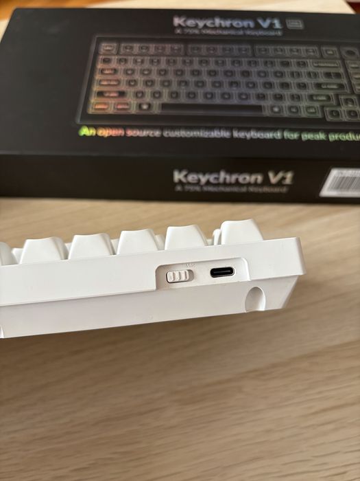 Tastatura mecanica Keychron V1 Max alba, Banana switch lubrifiate