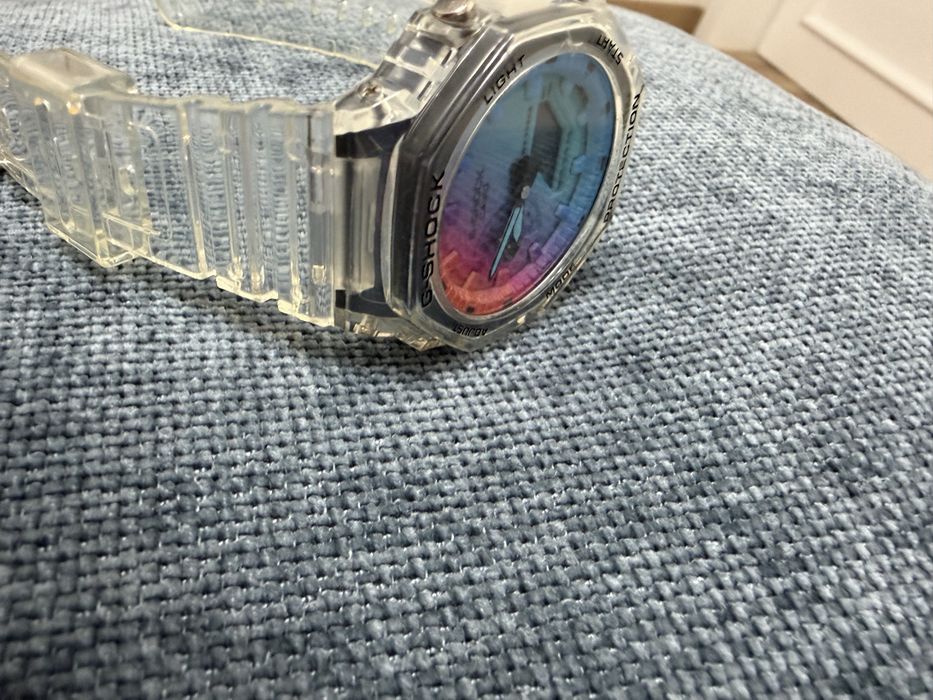 g shock- editie transparenta cu efect rainbow-stare foarte buna-200M water resistant