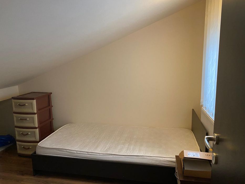 Inchiriez Apartament la casa 3 camere