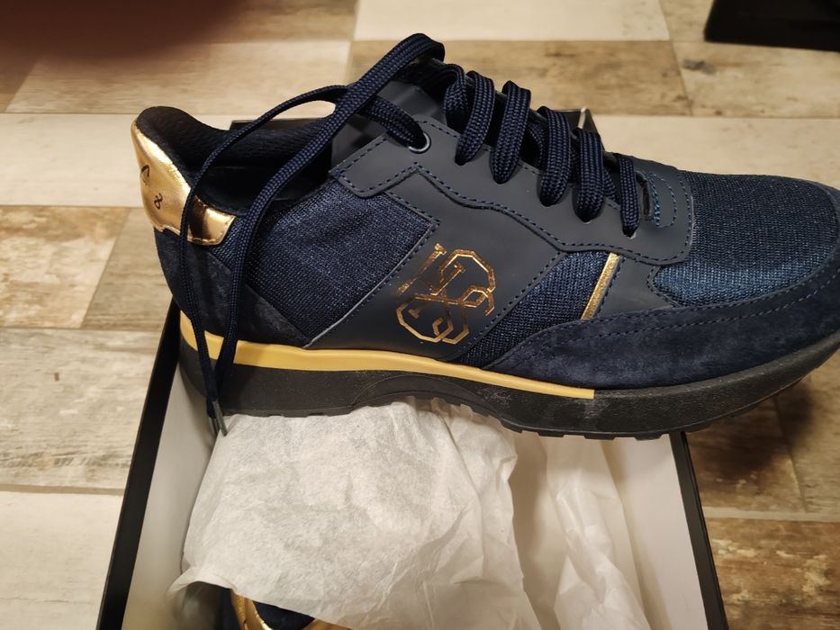 Маратонки на Стоичков