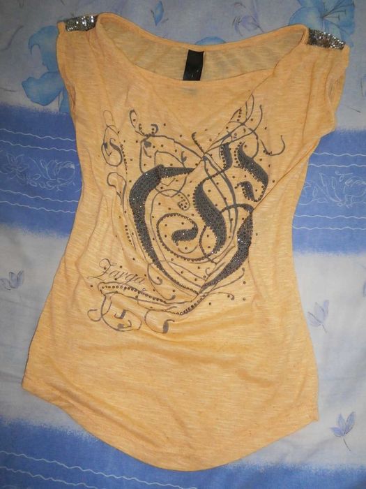 Блузки и тениски на ниски цени