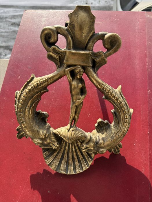 Batator de poarta vechi din bronz