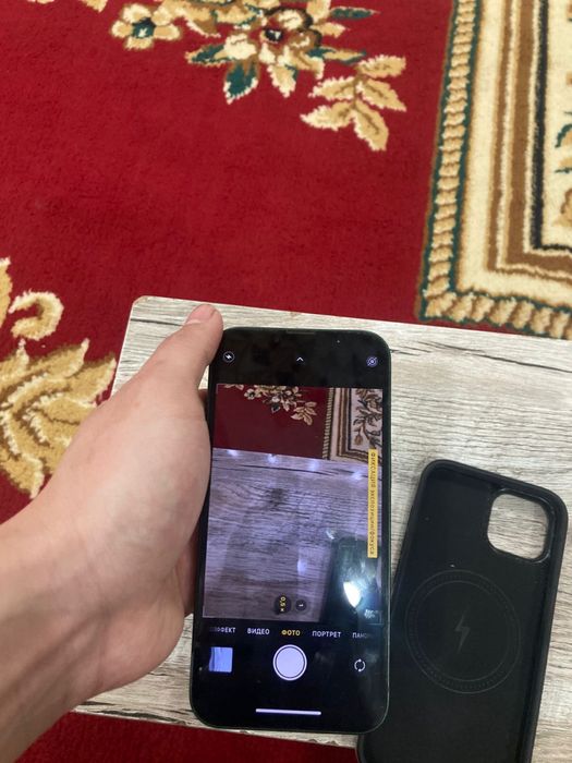 Продам айфон 13