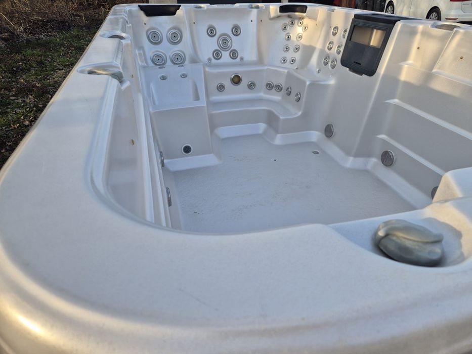 Piscine jacuzzi exterior swin spas