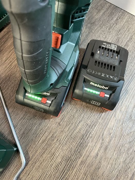 Vând rotopercutor Metabo
