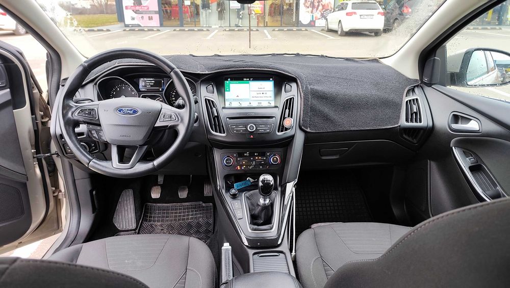 Ford Focus 2016 Hatchback, 1.0 Benzină Euro 6, Manual 6+1