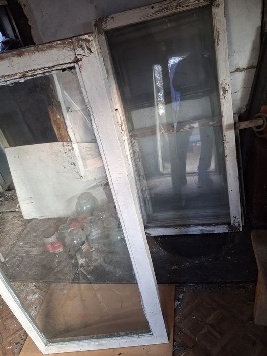 Продам оконные рамы со стеклом