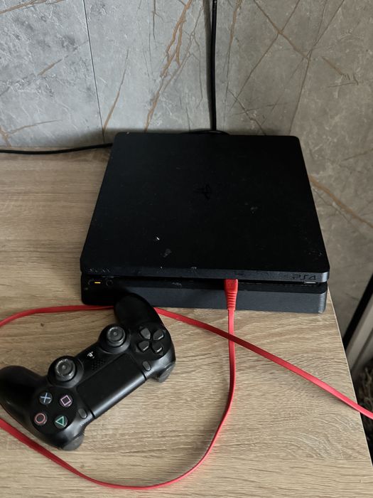 Ps4 с играми.
