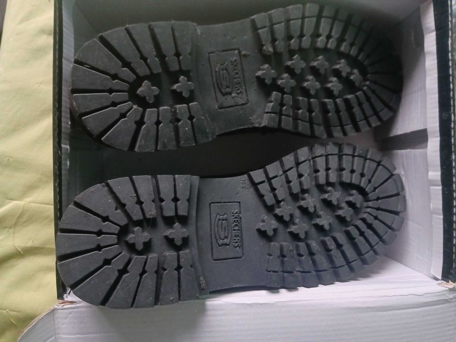Чисто нови обувки skechers 44 номер