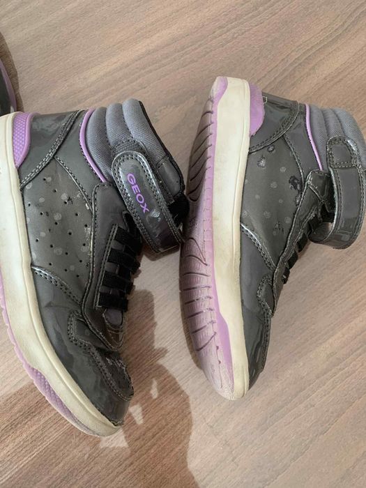 Два чифта ползвани маратонки за момиче* GEOX* 31 и 32 номер