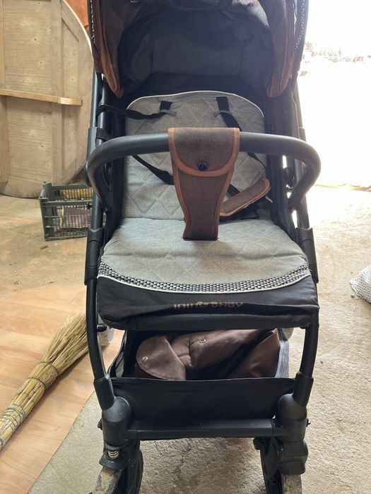 коляска детская.        .