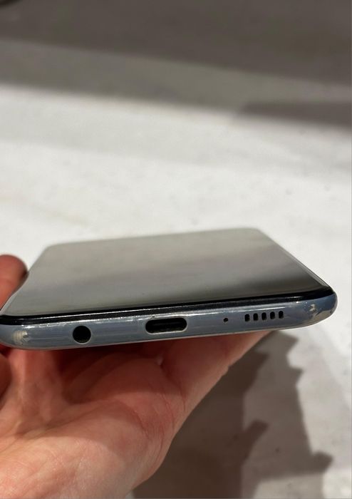 Продается телефон samsung А50 договоримся