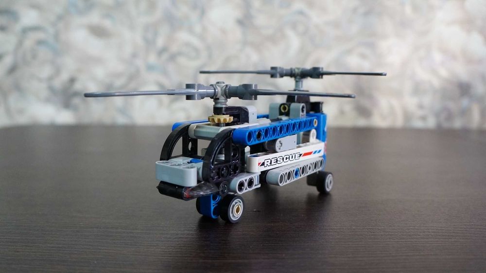 Конструктор LEGO Technic [42020] - Спасательный-вертолет