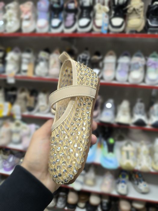 Детская обувь на мальчика и девочек