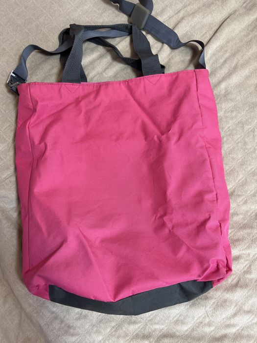 Спортна чанта на Puma с подарък портфеил на ROXY