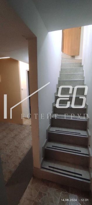 Офис в Варна-Колхозен пазар площ 43кв.м