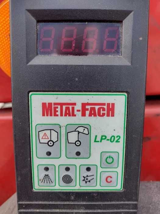 Пресс-подборщик metal-fach (Польша)