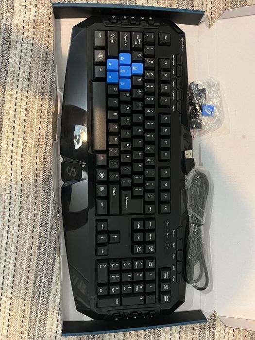 se vinde tastatură_mouse