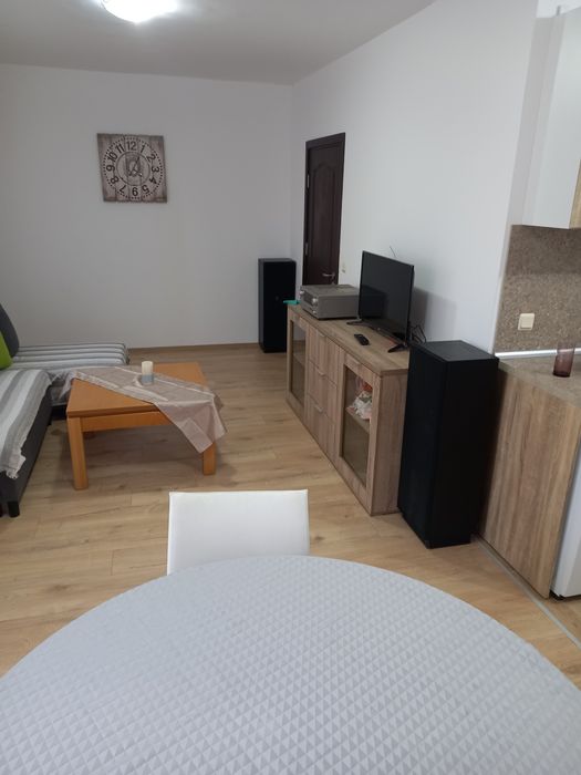 Продава се Двустаен апартамент в Варна, м-т Траката - 70 кв.м за 2800 €/кв.м - Снимка #8