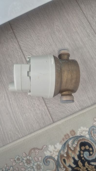 Счетчики 6 шт холодной и горячей воды БУ