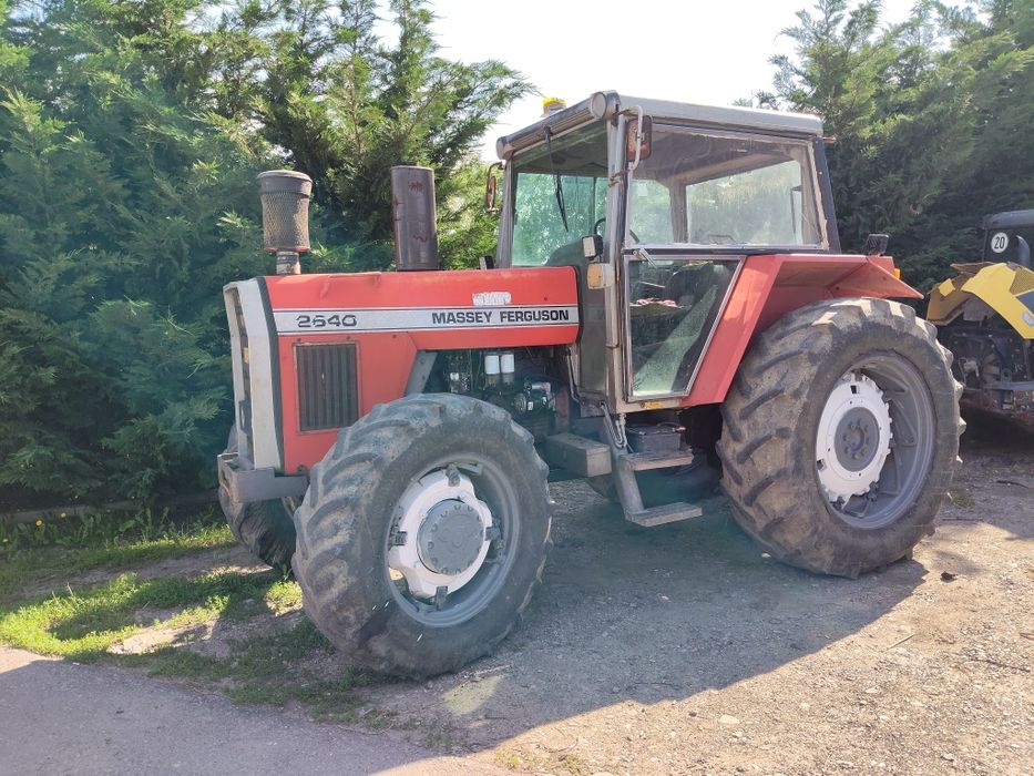Vând Tractor MASSEY FERGUSON( 4×4)  110 cp, înmatriculat. Ro, se oferă fiscal