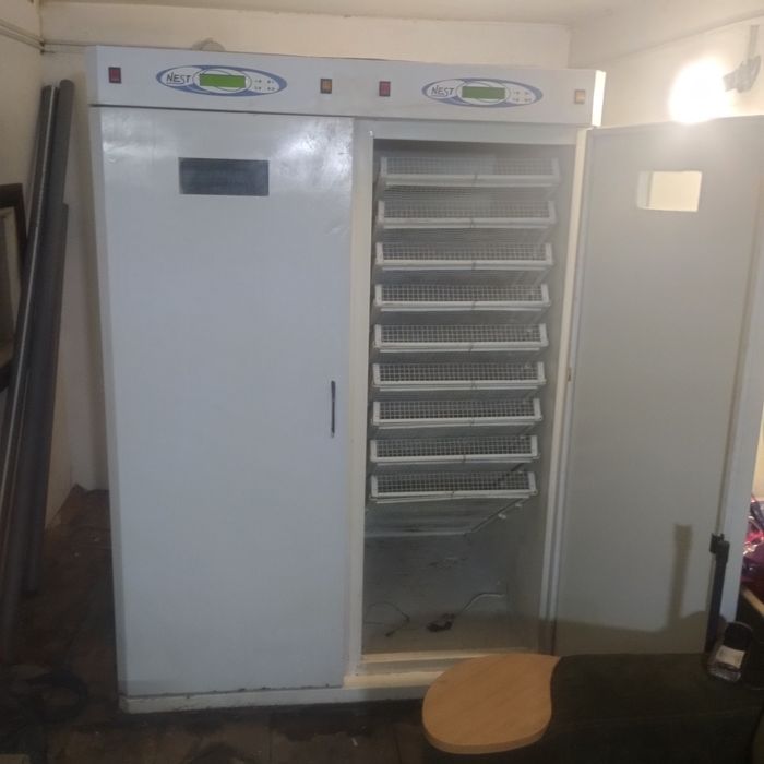 Продам инкубатор Nest3000 (двухкамерный)