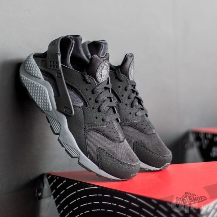 Nike oyoq kiyimi