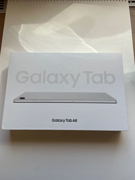 таблет SAMSUNG GALAXY TAB A8 нов, с включена кутия, калъф и клавиатура