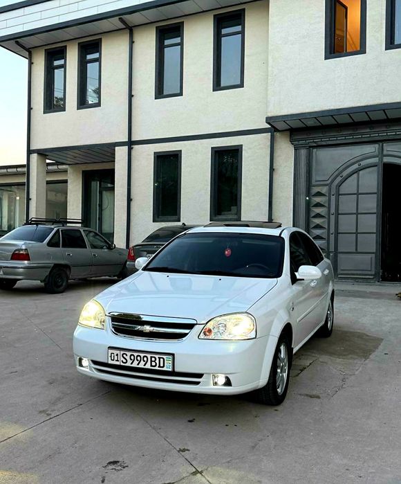 Ласетти 1,6 автомат 2013. Бензин.