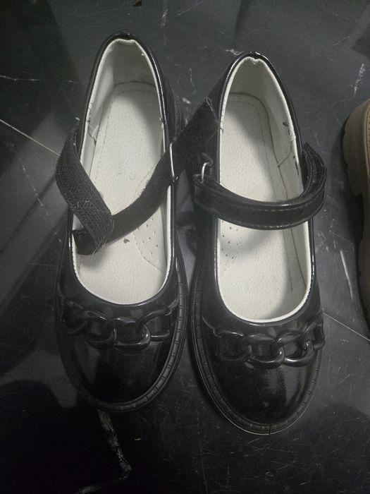 Обувь для школы 33р