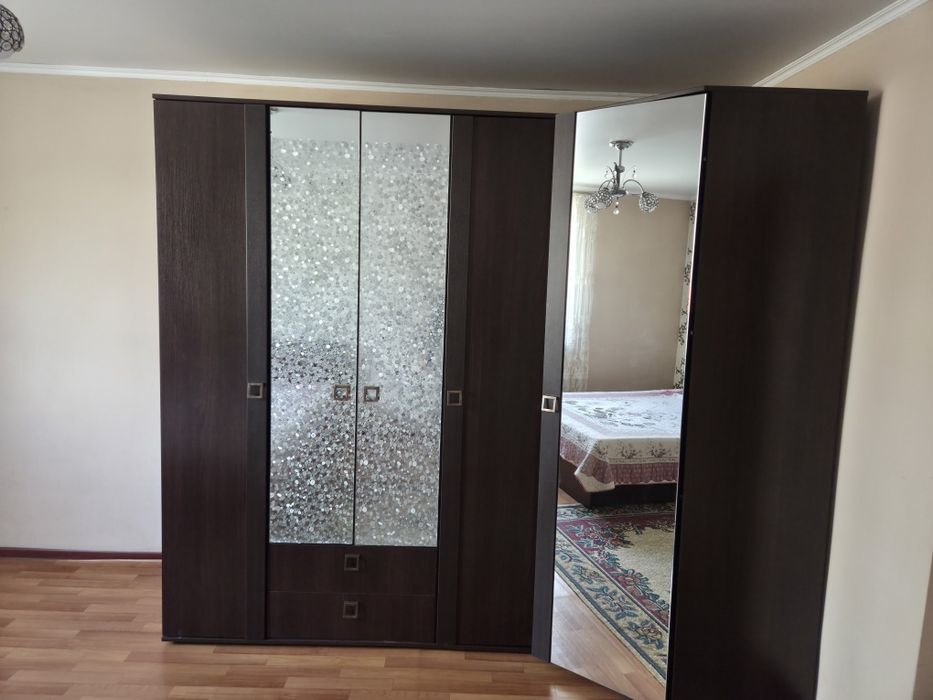 Продам  кровать и шкаф.