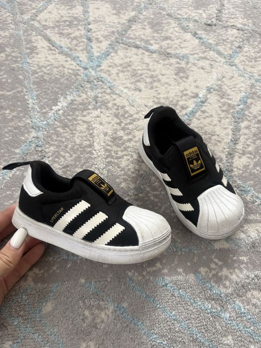 Кроссовки Adidas оригинал 23.5р