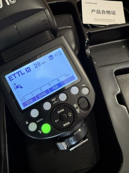 Bliț Godox V1C pentru Canon